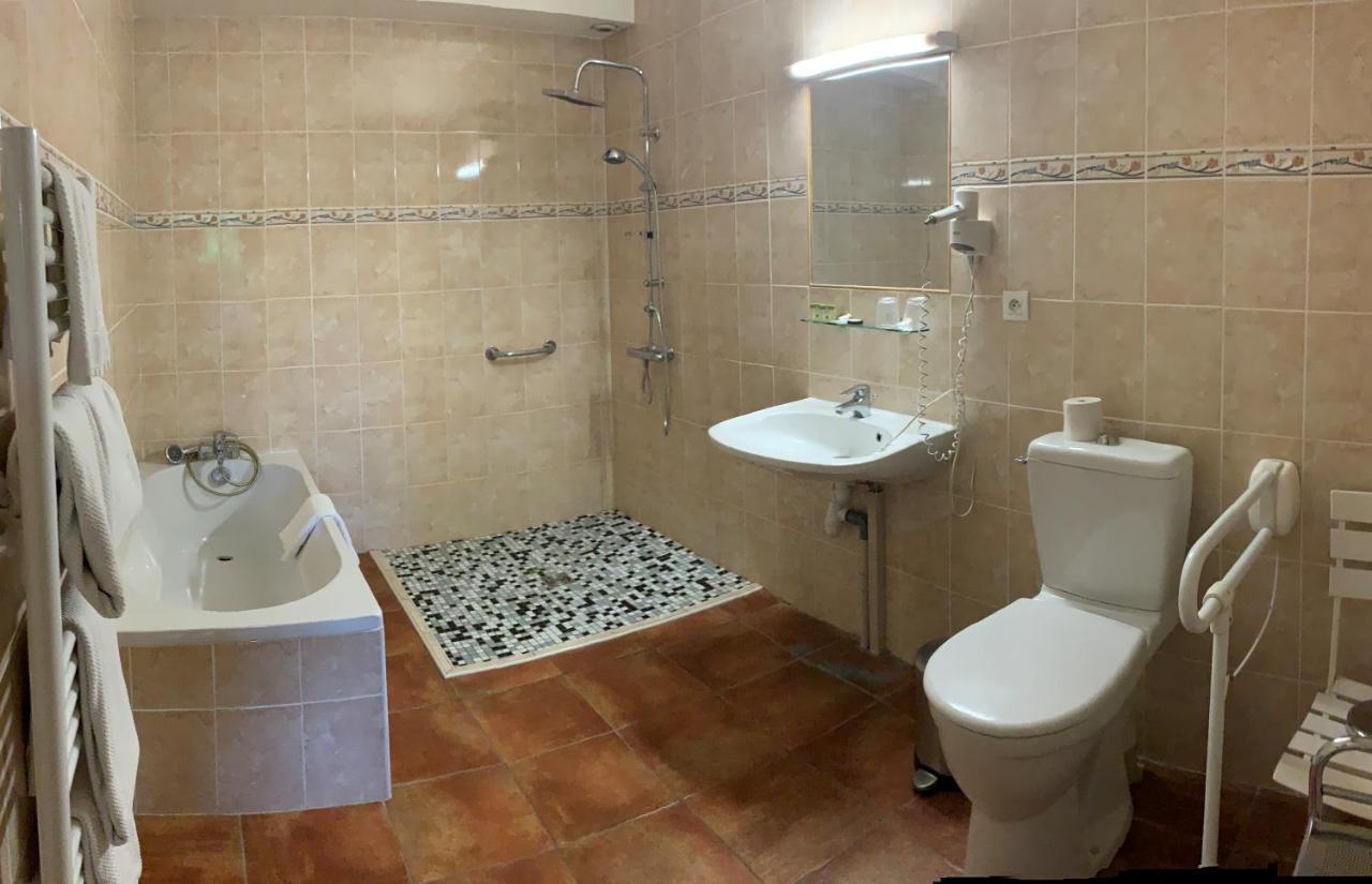 Le Petit Roche Hotel Serrieres  ภายนอก รูปภาพ